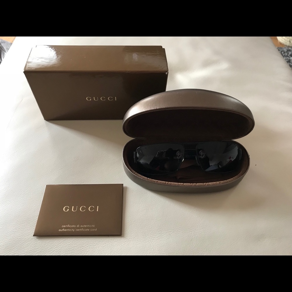 Flat Black Gucci Sunglasses - Mint Condition